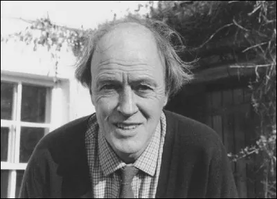 Qui est cet auteur, plus connu pour ses ouvrages de littérature d'enfance et de jeunesse, du roman ''Un amour de tortue'' ?