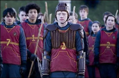 Quel est le poste de Ron dans l'équipe de quidditch de Gryffondor ?