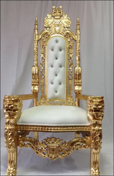 Qui est monté sur le trône d'Ardence à la fin du tome 1 ?