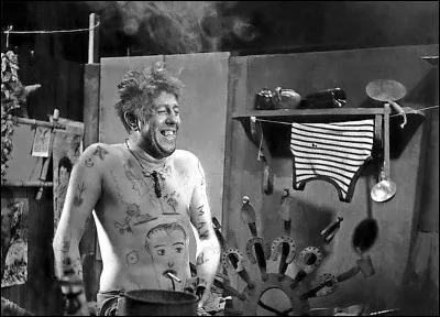 Dans quel film de Jean Vigo, Michel Simon plante-t-il une cigarette dans le nombril de son ventre tatoué ?