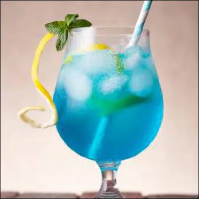 Avec quel alcool réalise-t-on le Blue Lagoon ?