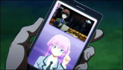 Comment s'appelle la machine qui se trouve au fond de la classe ?