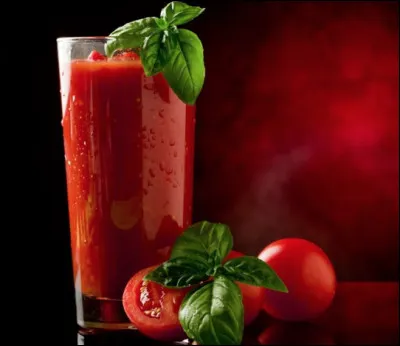 Quel est ce cocktail célèbre depuis 1930 à base de jus de tomate, de vodka, d'épices, de céleri et de sauce Tabasco ?