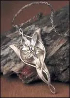 Quel personnage a donn ce collier  Aragorn et a ainsi abandonn son immortalit ?
