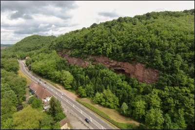 Selon le mythe, que risquons-nous de croiser en traversant le passage naturel du Kronthal la nuit ? (3 réponses)