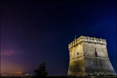 Quelle île a servi de prison au célèbre Masque de fer ?