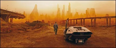 « En 2049, la société est fragilisée par les nombreuses tensions entre les humains et leurs esclaves créées par bio-ingénierie. »