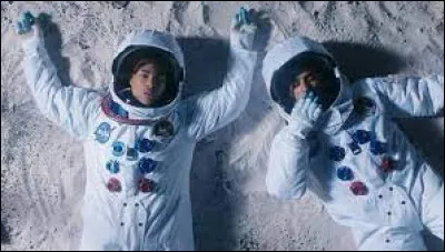 Quels sont les deux chanteurs du clip de rap "Dans l'espace", sorti en janvier 2020 ?