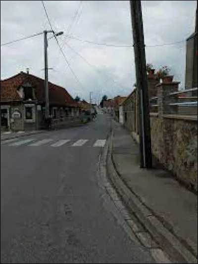 Autre commune des Hauts-de-France, celle-ci dans l'arrondissement de Boulogne-sur-Mer, Quesques se situe dans le département ...