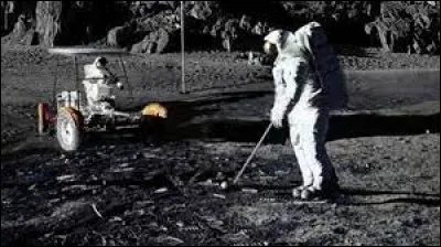Le 31 janvier 1971, lors de la mission Apollo 14, trois astronautes décollent vers la Lune ! L'un des membres de cet équipage affirme avoir joué au golf sur la Lune, qui est-il ?