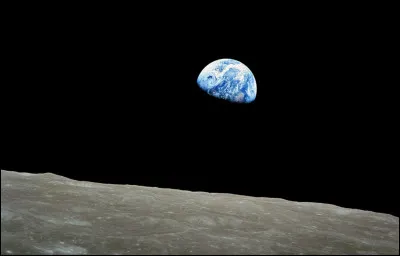 En cosmologie, que désigne l'espace ?