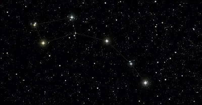 Quelle est la particularité des amas globulaires ?