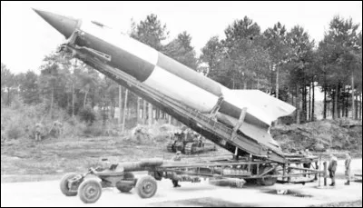 Quel est le nom du missile qui a été mis au point par la recherche nazie pendant la Seconde Guerre mondiale ? Et pourquoi a-t-il été notamment utilisé ?