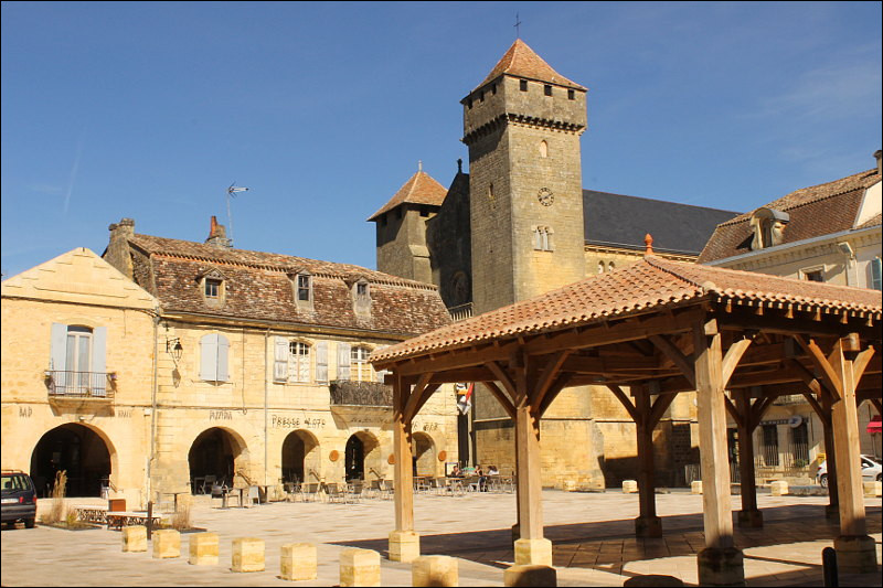 Ce village de Dordogne est une ancienne bastide anglaise fondée en 1272 par le sénéchal de Guyenne : c'est ...