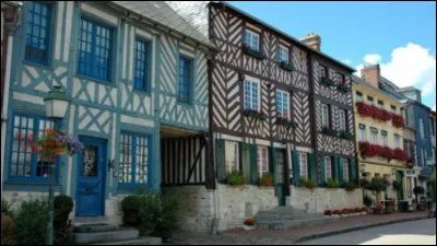 Ce village normand, situé près de Pont-l'Evêque, dans le département du Calvados, c'est ...