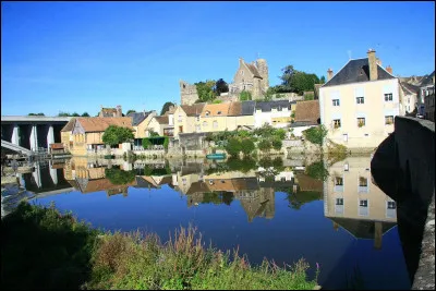 Ce gros village de la province historique du Maine, situé entre Le Mans et Alençon, c'est ...