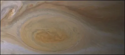 La Grande Tache rouge est située dans l'atmosphère de Jupiter, c'est un...