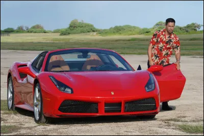 Quelle est la marque de la voiture conduite par Thomas Magnum ?