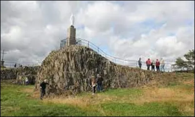 Je vous propose une balade dans le Forez, à la découverte des orgues basaltiques de Cezay. Nous serons en Auvergne-Rhône-Alpes, dans le département ...