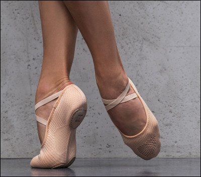 Préfères-tu danser pieds nus, en chaussettes ou avec des chaussons ?