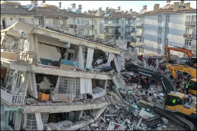 D'apr&egrave;s vous, quelle catastrophe naturelle est responsable de ces d&eacute;g&acirc;ts ?