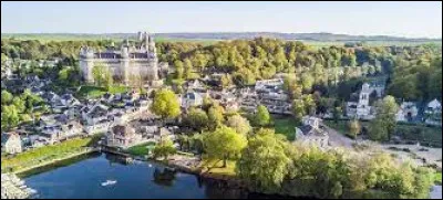 Dans quel département se situe la ville de Compiègne ?