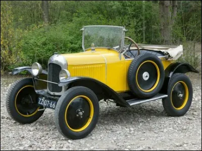 Citroën va créer dès 1922 l'automobile pour les femmes. Ce petit torpédo deux places, jaune citron, sera un succès. Quel est le surnom de ce modèle populaire ?