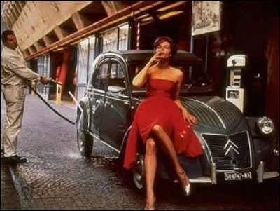 Deuxième grande date avec le salon de l'automobile de 1948 où la 2 CV est enfin présentée au public. Qui est l'ingénieur qui a piloté ce projet dès 1934 ?