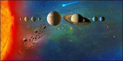 En août 2006, ... a perdu son statut de neuvième planète du Système solaire. À la suite d'un vote de l'Union astronomique internationale, elle s'est vue rétrogradée en planète naine.