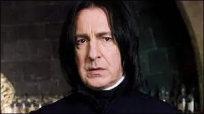 De quel sang est Severus Rogue ?