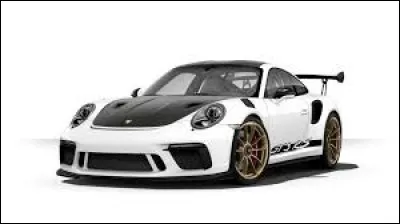 Quelle est la puissance (en chevaux) de la Porsche 911 GT3 RS ?