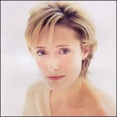 Quelle actrice joue le rle de la femme de Schindler ?