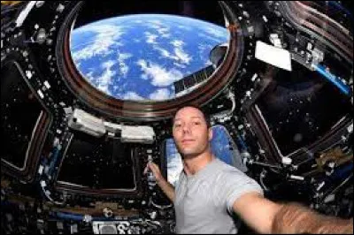 Dans quelle ville française l'astronaute Thomas Pesquet est-il né ?
