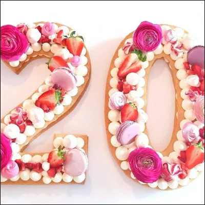 Dans le livre de Stanislas André Steeman, à quel numéro habite l'assassin ?