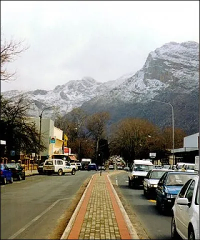 La plus petite planète naine porte le nom de plus grande ville de la municipalité de Witzenberg.