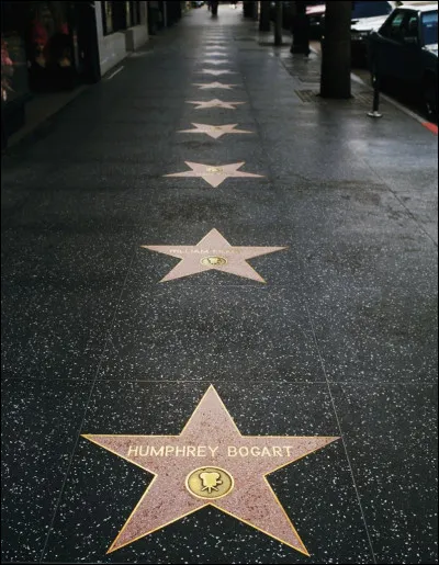 Que doit-on, au troisième siècle avant notre ère, aux astronomes grecs Aristylle de Samos et Timocharis d'Alexandrie ?