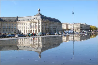 C'est en 1668 qu'Isaac Newton inventa le télescope. En quoi celui-ci est-il plus perfectionné que la lunette astronomique créée 50 ans auparavant ?