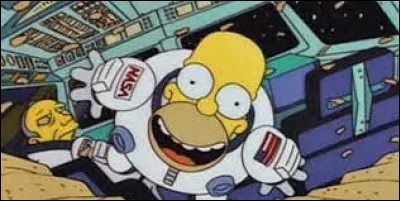Qui est cet imbécile mangeant des chips dans l'espace ?