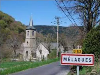 Nous sommes en Occitanie, à l'entrée de Mélagues. Petit village de 60 habitants, dans l'arrondissement de Millau ,il se situe dans le département ...