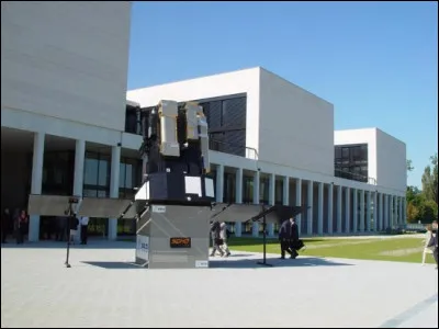 L'école s'appelle ISU. Que représentent ces initiales ?