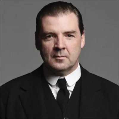 Et enfin, un nouveau qui doit être au classement juste au-dessus, a une jambe cassée, que fais-tu ?