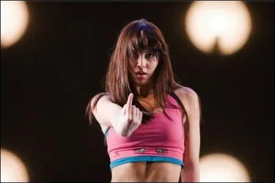 Dans Sky High ('L'Ecole Fantastique' en France) elle joue au ct d'un acteur qu'elle retrouvera dans Boulevard de la mort :