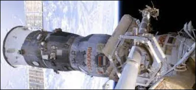Lancée le 25 avril 2020 par la Russie, j'ai battu un record de temps entre le lancement et l'amarrage avec l'ISS. Qui suis-je ?
