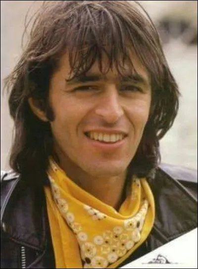 Complétez : 
"Jai vu des vermeils et des bleus, des vertes et des bien"