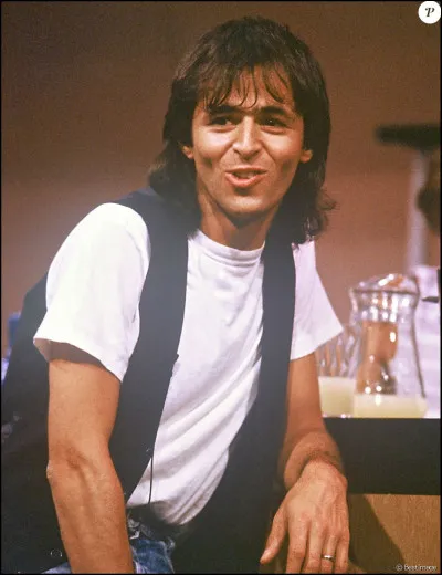 Complétez : 
"Des muets mauvais qui écrivaient sur les"