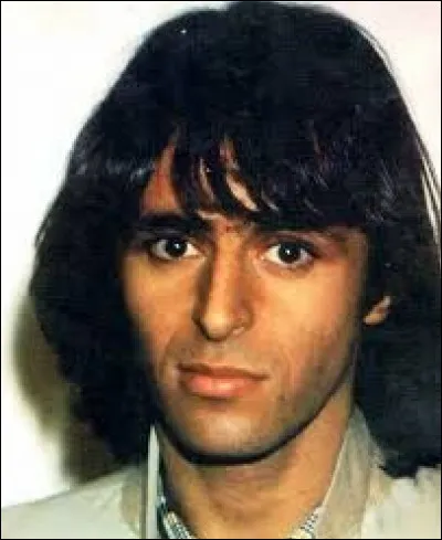 Complétez : 
"Je les ai rencontrés"