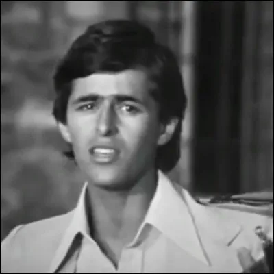 Complétez : 
"Je suis le cours des choses, je vais là on lon"