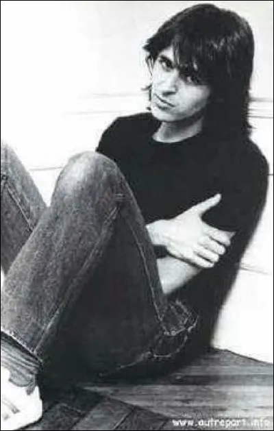 Complétez : 
"Mais le hasard invente et colorie"