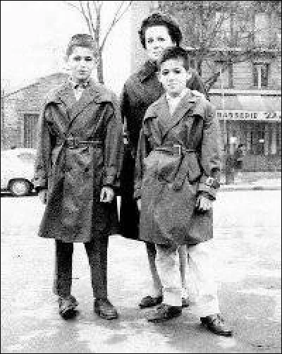 Complétez : 
"Je te dis pas les peurs, les lueurs et les"