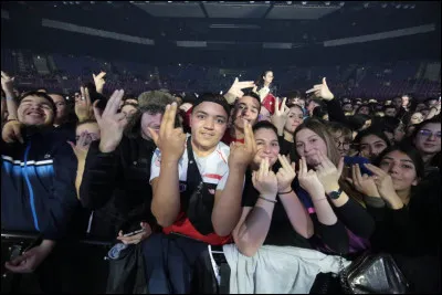 Comment se font appeler les fans de Jul ?